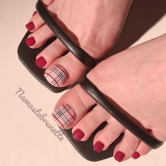 2/$16 Plaid Press On Toenails - Picture 3 of 17